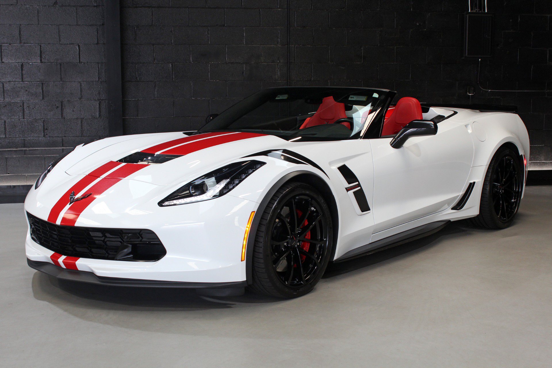 Used 2017 Chevrolet Corvette Grand Sport RWD image 4