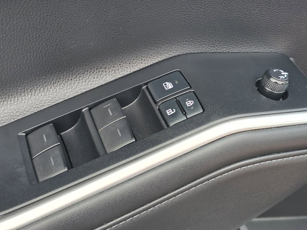 Used 2021 Toyota Highlander XLE AWD/4WD image 20