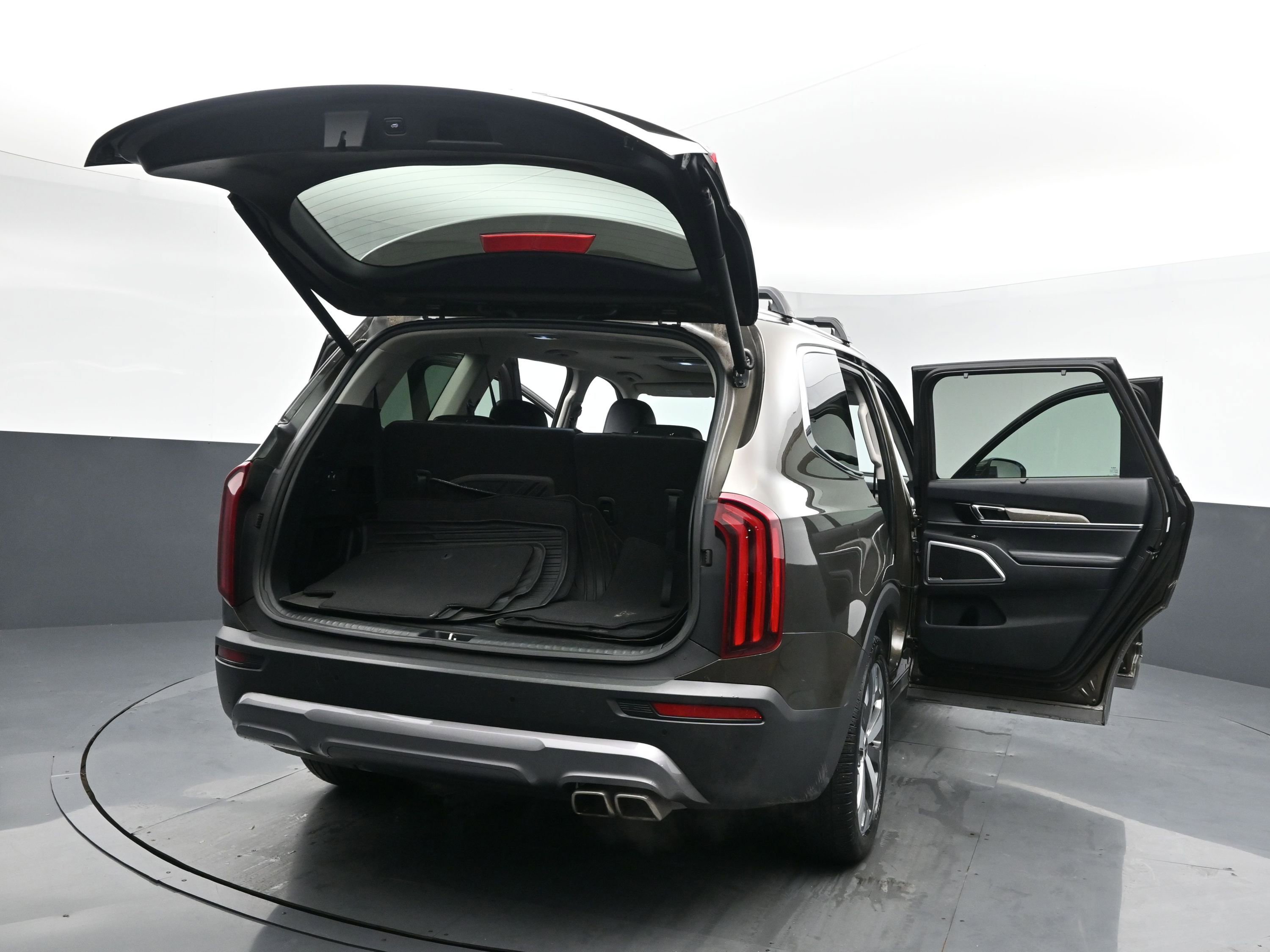 Used 2022 Kia Telluride EX w/ EX Premium Package image 32