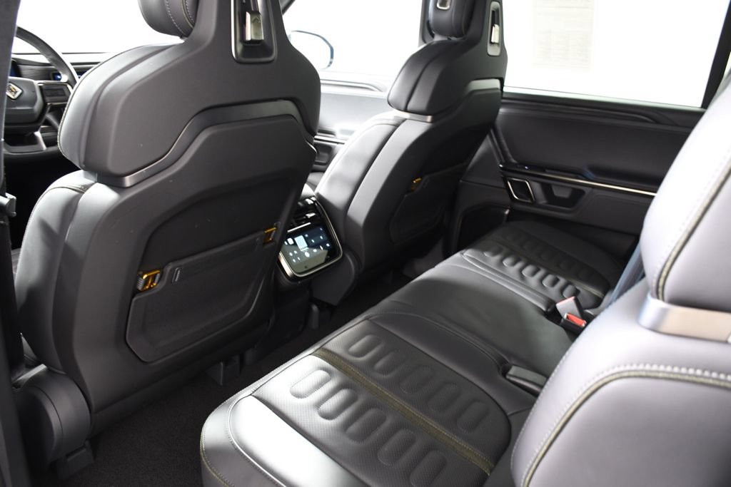 Used 2023 Rivian R1S Adventure AWD/4WD image 26