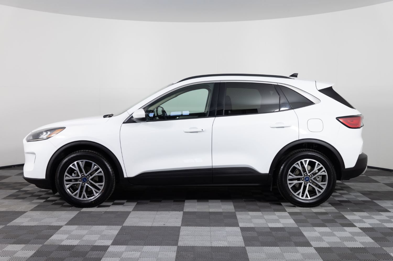 Used 2020 Ford Escape SEL AWD/4WD image 3