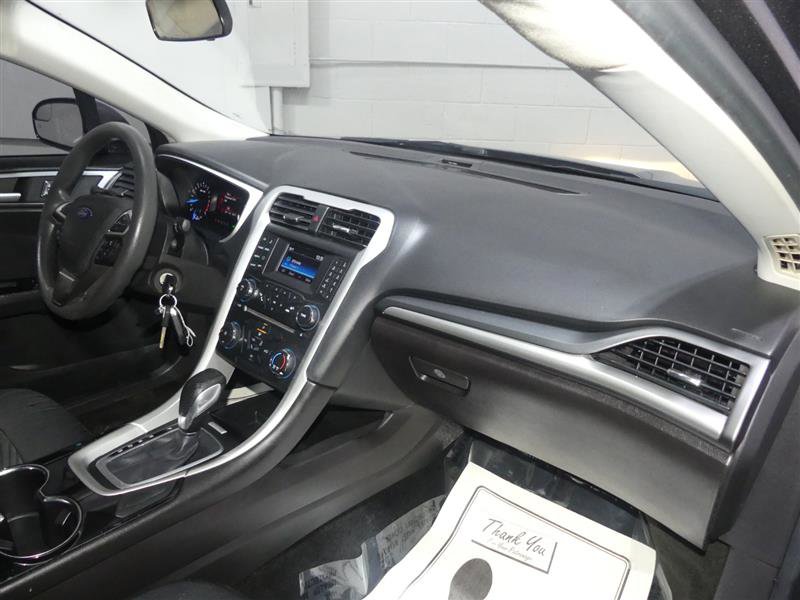 Used 2016 Ford Fusion SE image 24