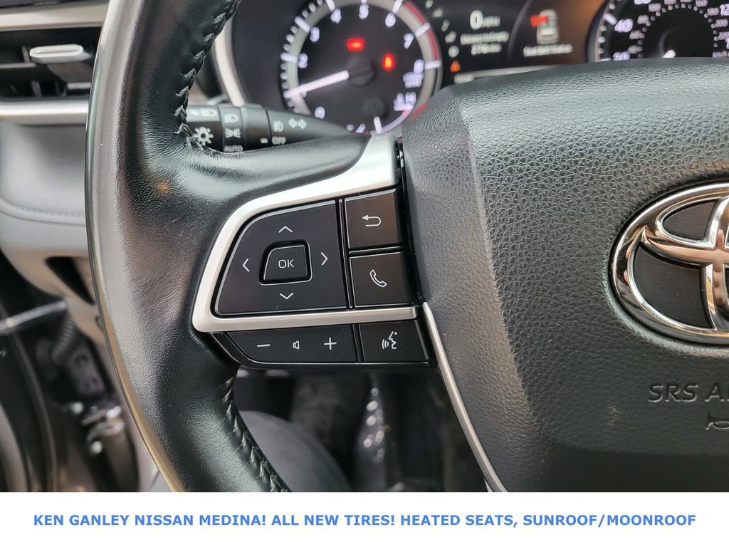 Used 2023 Toyota Highlander L image 32