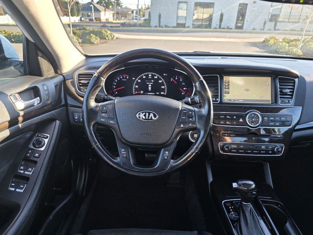 Used 2015 Kia Cadenza Premium w/ Technology Package FWD image 12