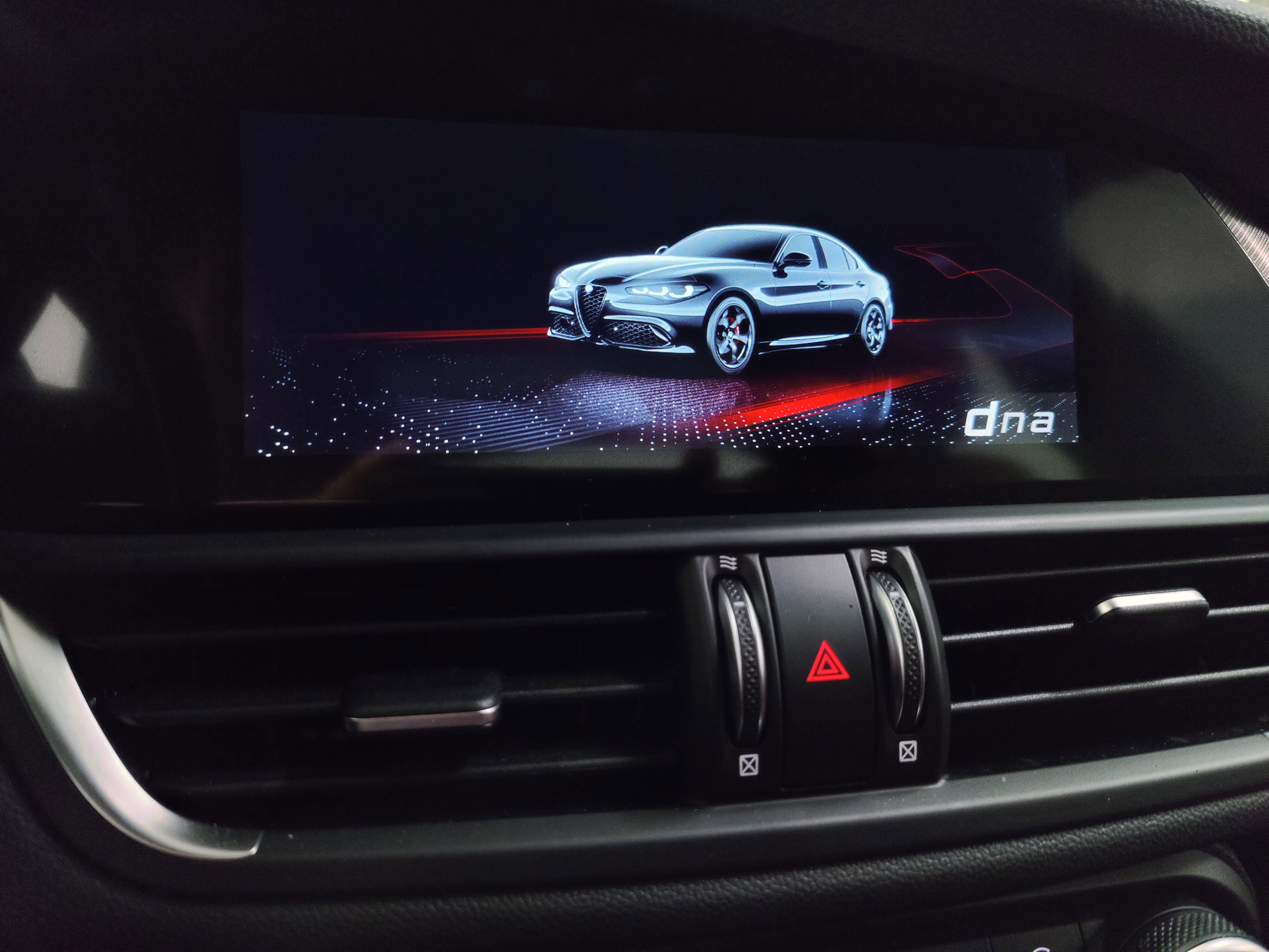 New 2025 Alfa Romeo Giulia AWD w/ Veloce Package AWD image 24