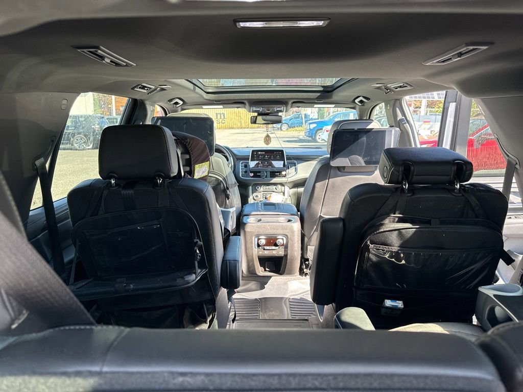 Used 2023 GMC Yukon SLT w/ SLT Premium Package image 14