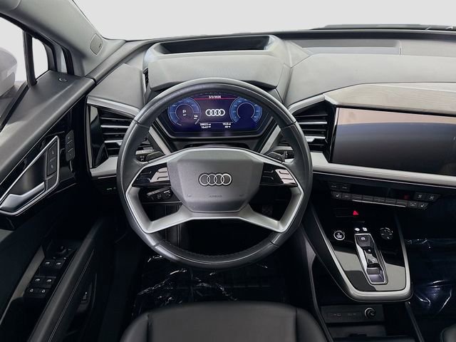 Used 2024 Audi Q4 e-tron Prestige image 24