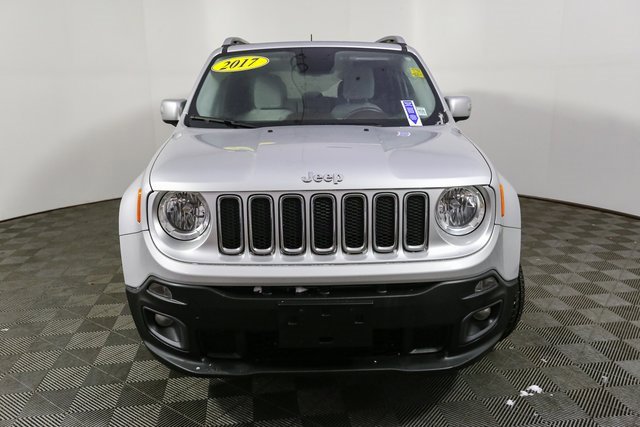 Used 2017 Jeep Renegade Limited image 4