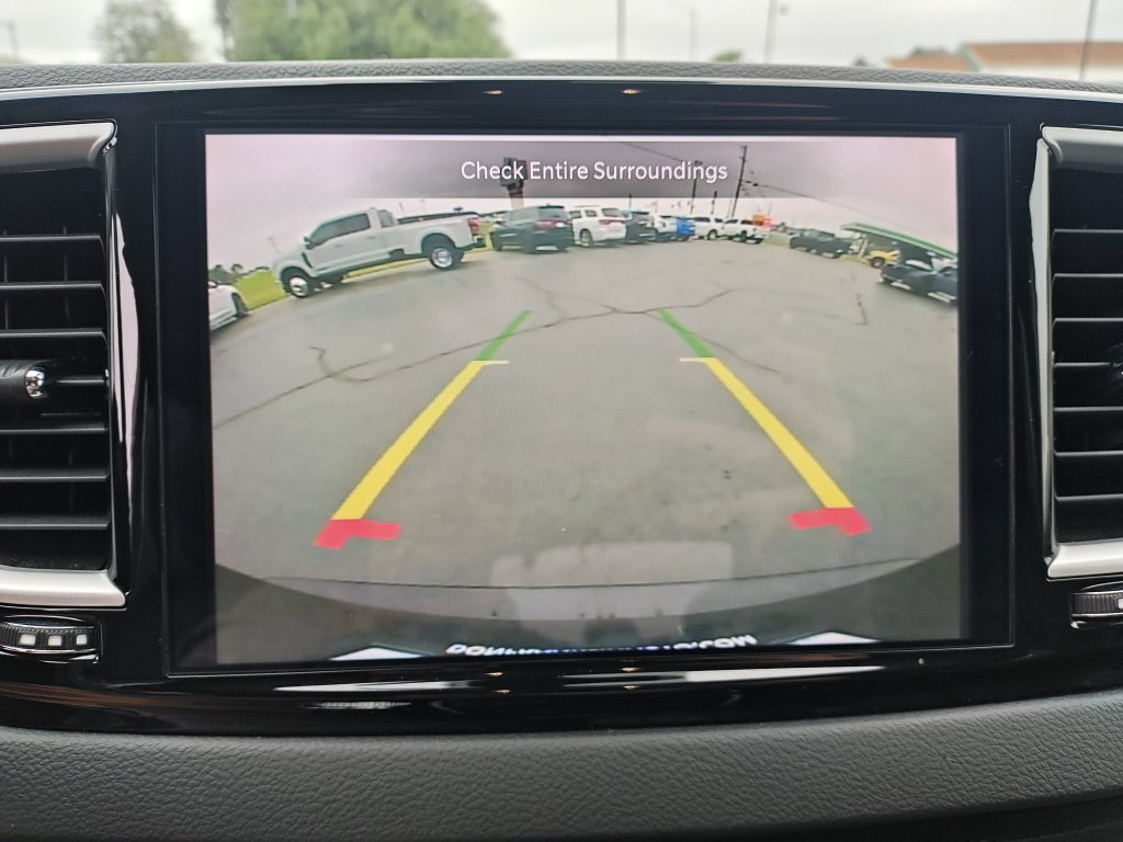 Used 2024 Chrysler Pacifica Touring-L FWD image 22