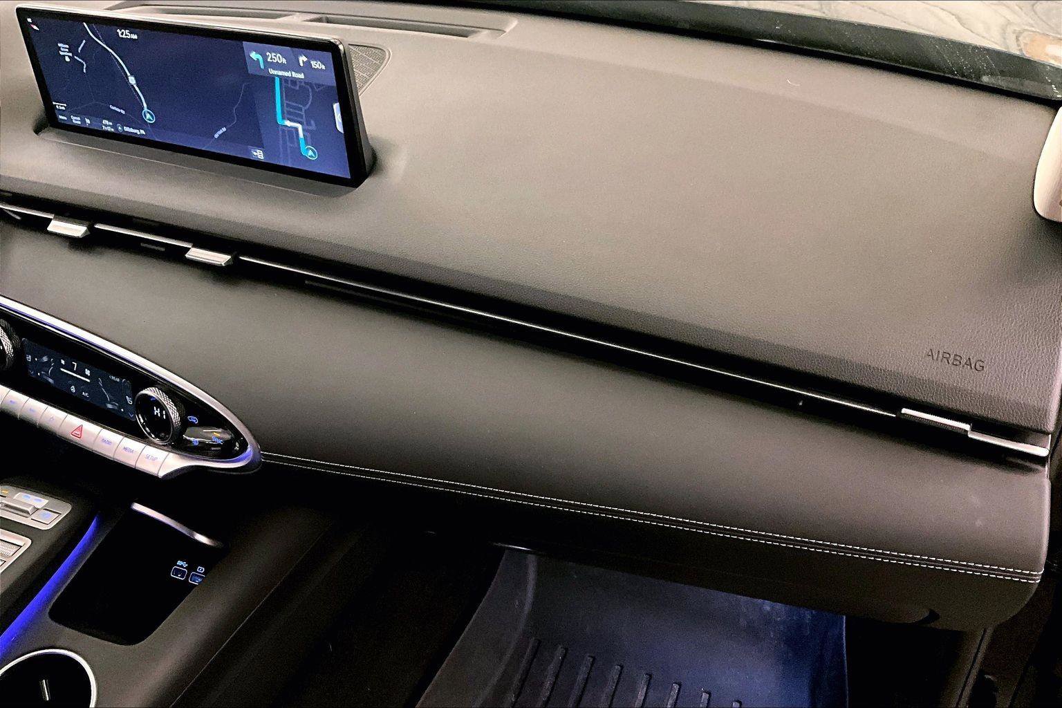 Used 2022 Genesis GV70 2.5T w/ Advanced Package image 15