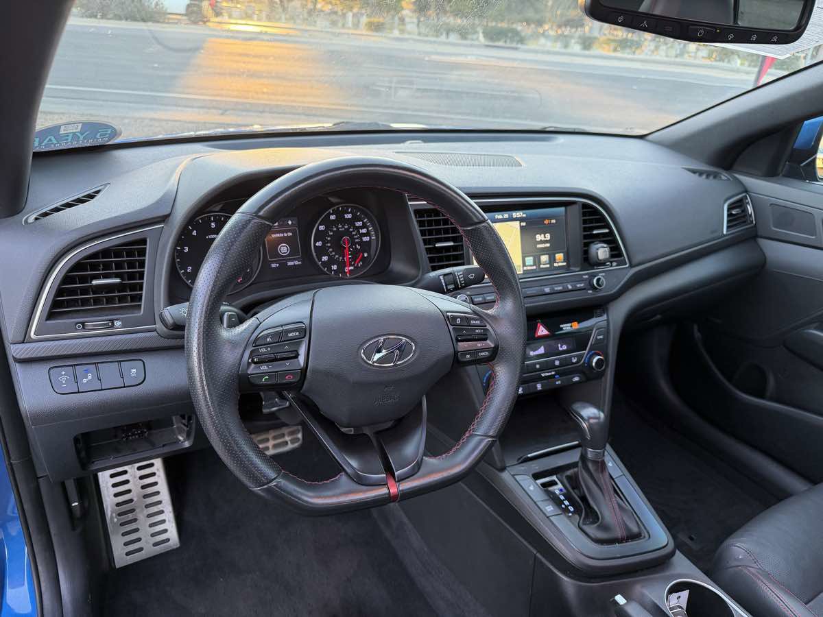 Used 2018 Hyundai Elantra Sport w/ Sport Premium Package 03 FWD image 12