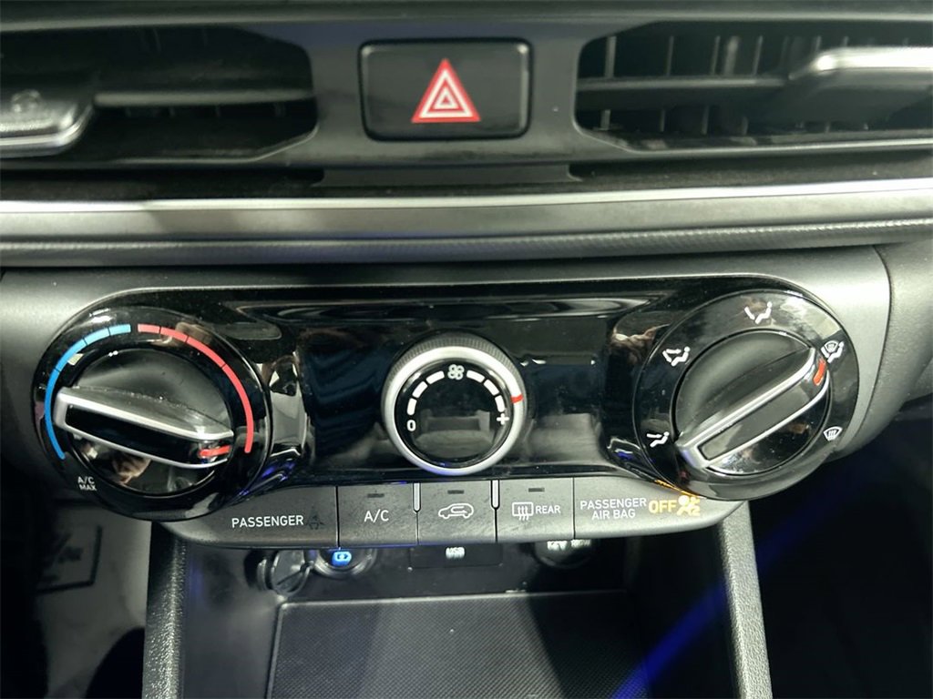 Used 2023 Hyundai Kona SE w/ Cargo Package image 16