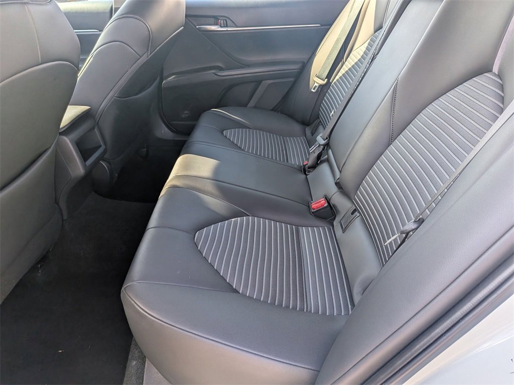 Used 2024 Toyota Camry SE image 29