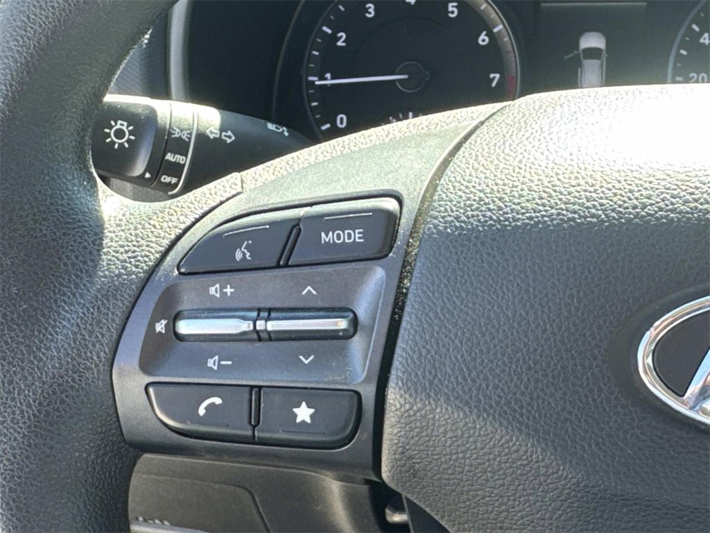 Used 2023 Hyundai Kona SE image 18