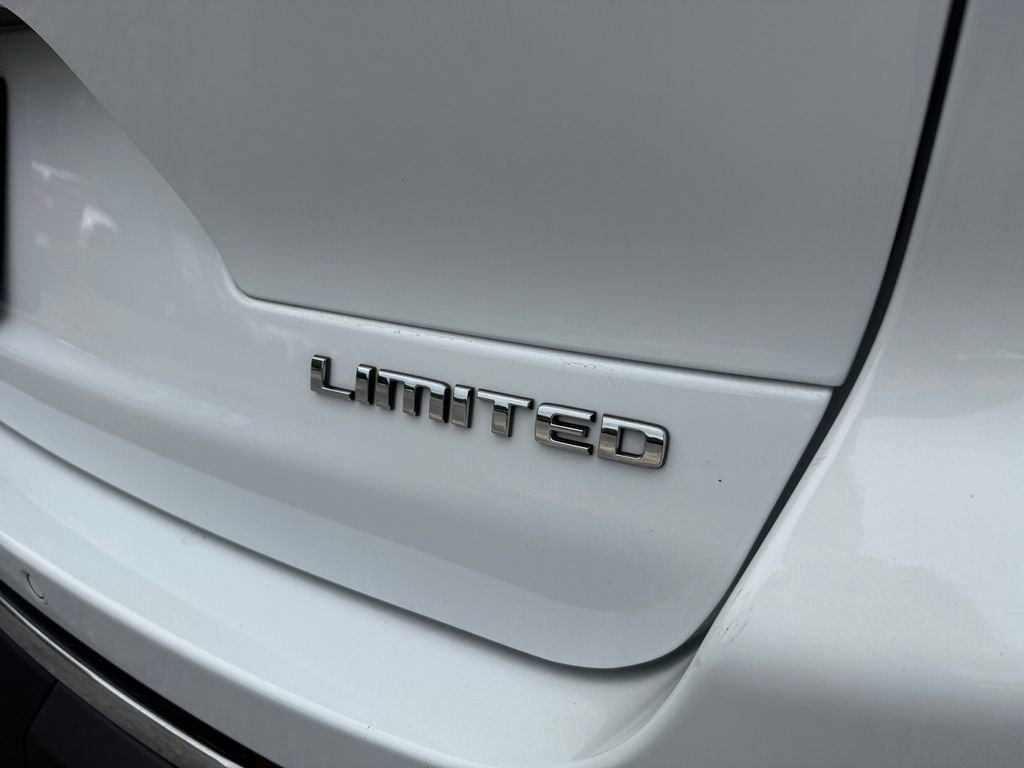 Used 2021 Jeep Grand Cherokee L Limited RWD image 16