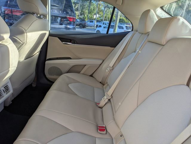 Used 2020 Toyota Camry XLE image 16