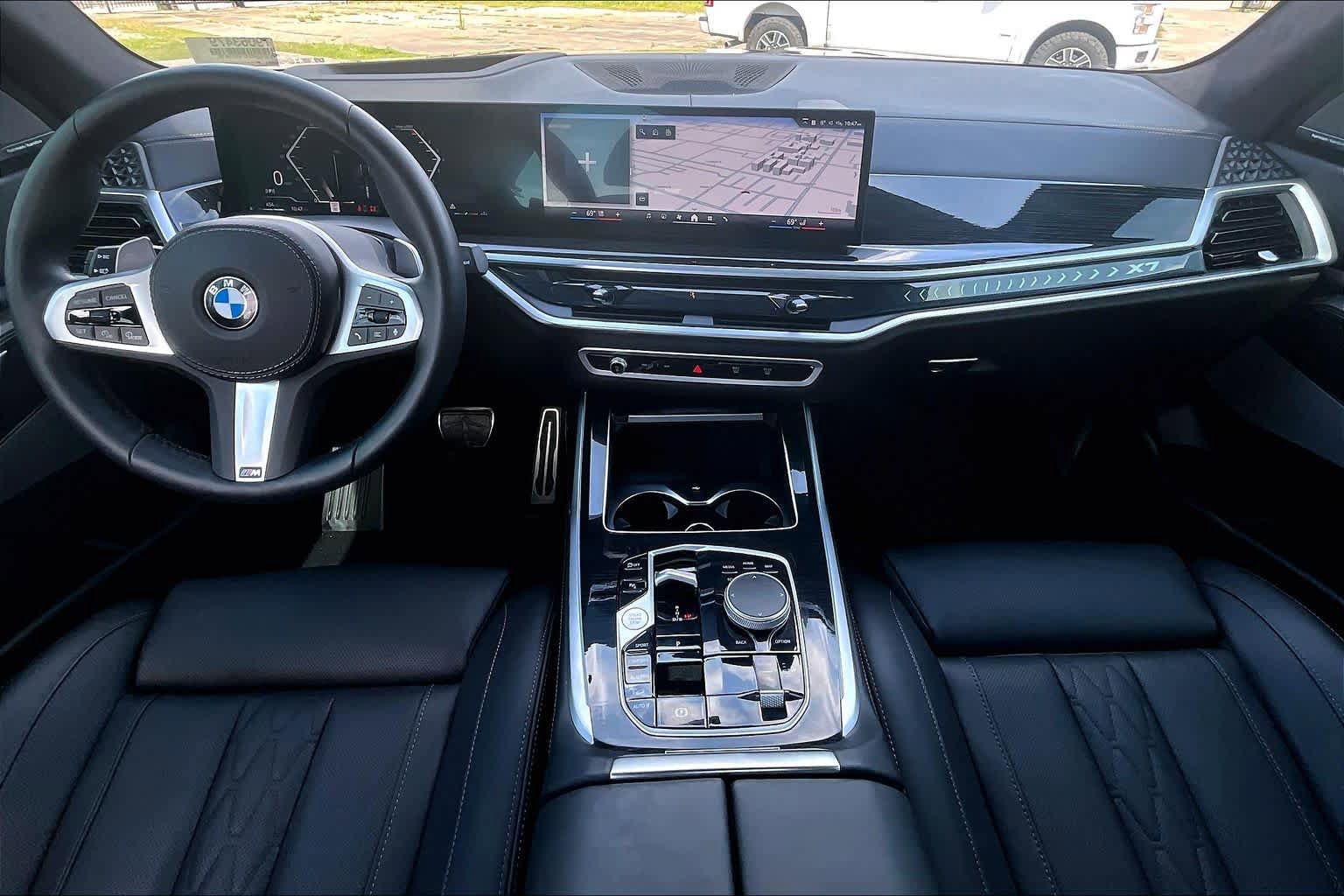 Used 2026 BMW X7 xDrive40i w/ M Sport Package AWD/4WD image 14
