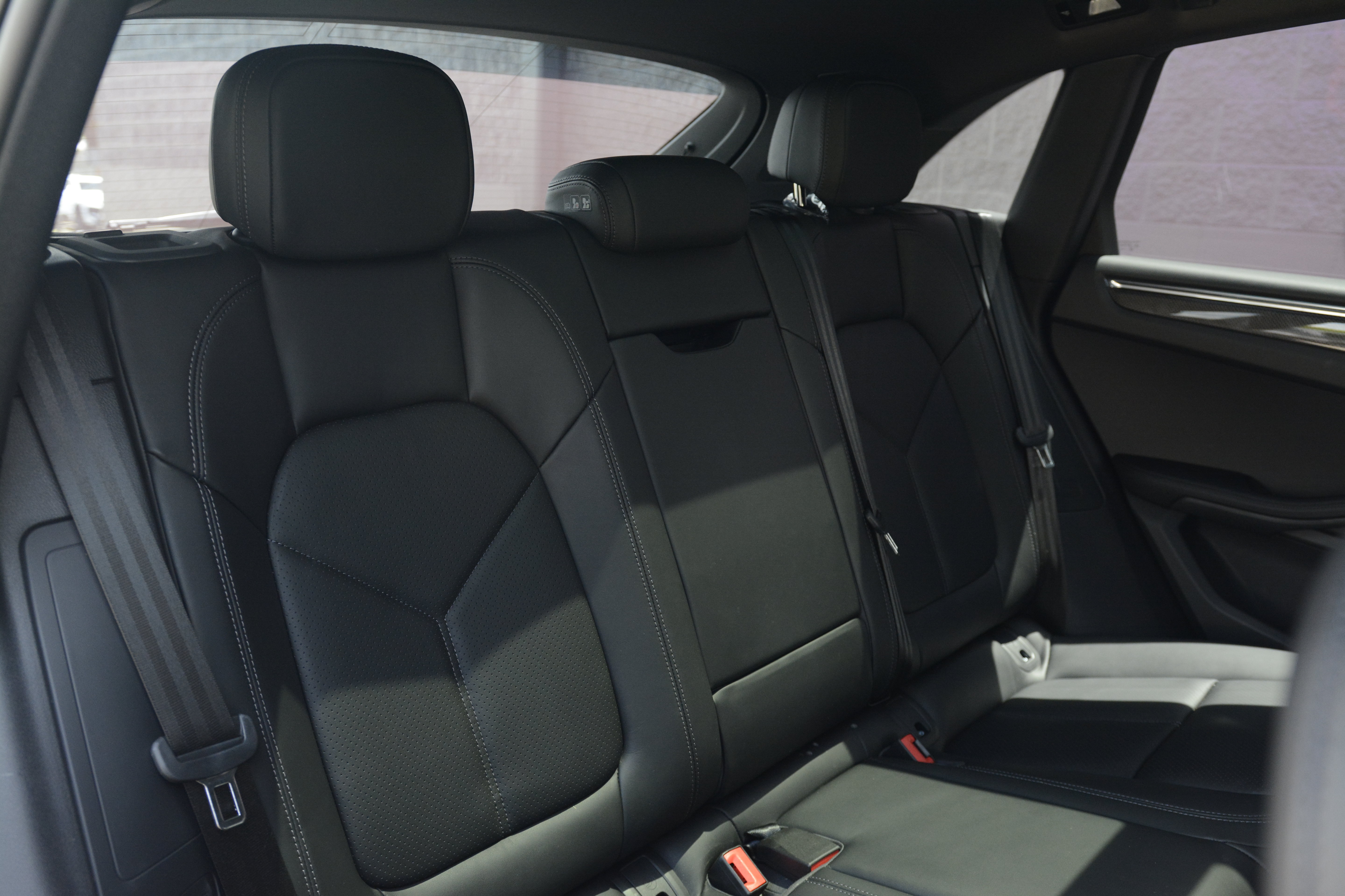 Certified 2026 Porsche Macan AWD/4WD image 35