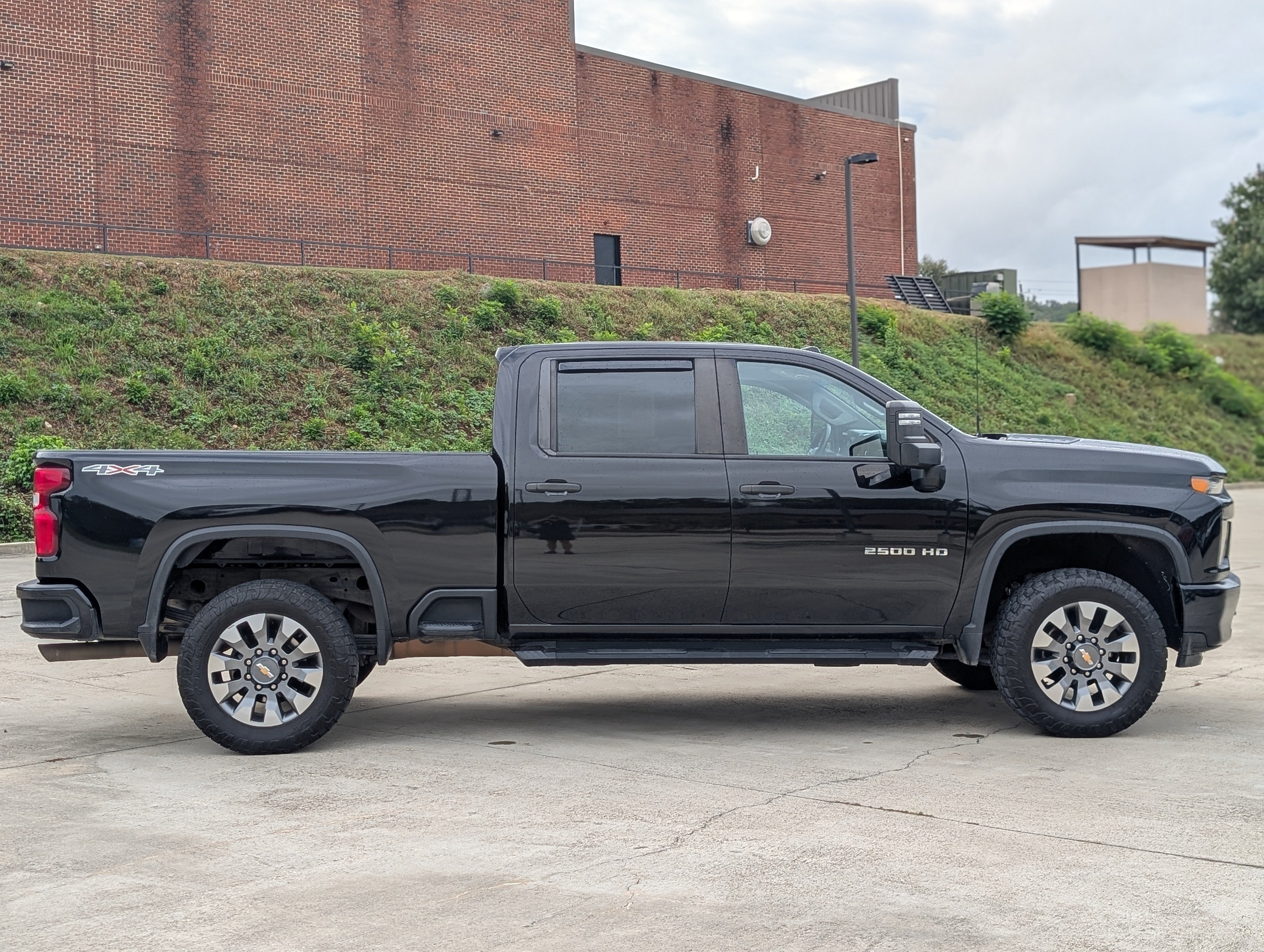 Used 2023 Chevrolet Silverado 2500 Custom w/ Gooseneck/5TH Wheel Package AWD/4WD image 10