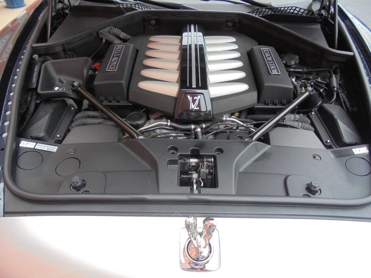 Used 2011 Rolls-Royce Ghost image 49