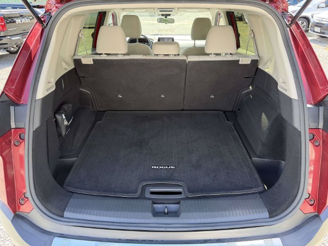Used 2023 Nissan Rogue SV AWD/4WD image 14