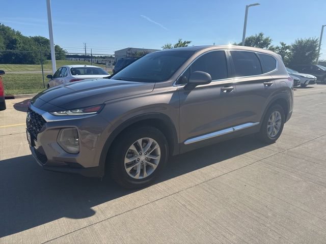 Used 2019 Hyundai Santa Fe SE FWD image 2