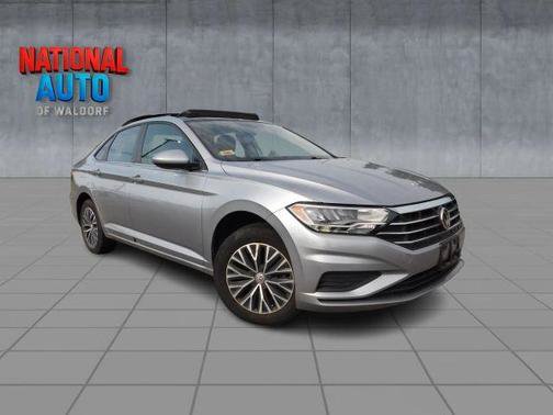 Used 2020 Volkswagen Jetta SE w/ SE Cold Weather Package FWD image 1
