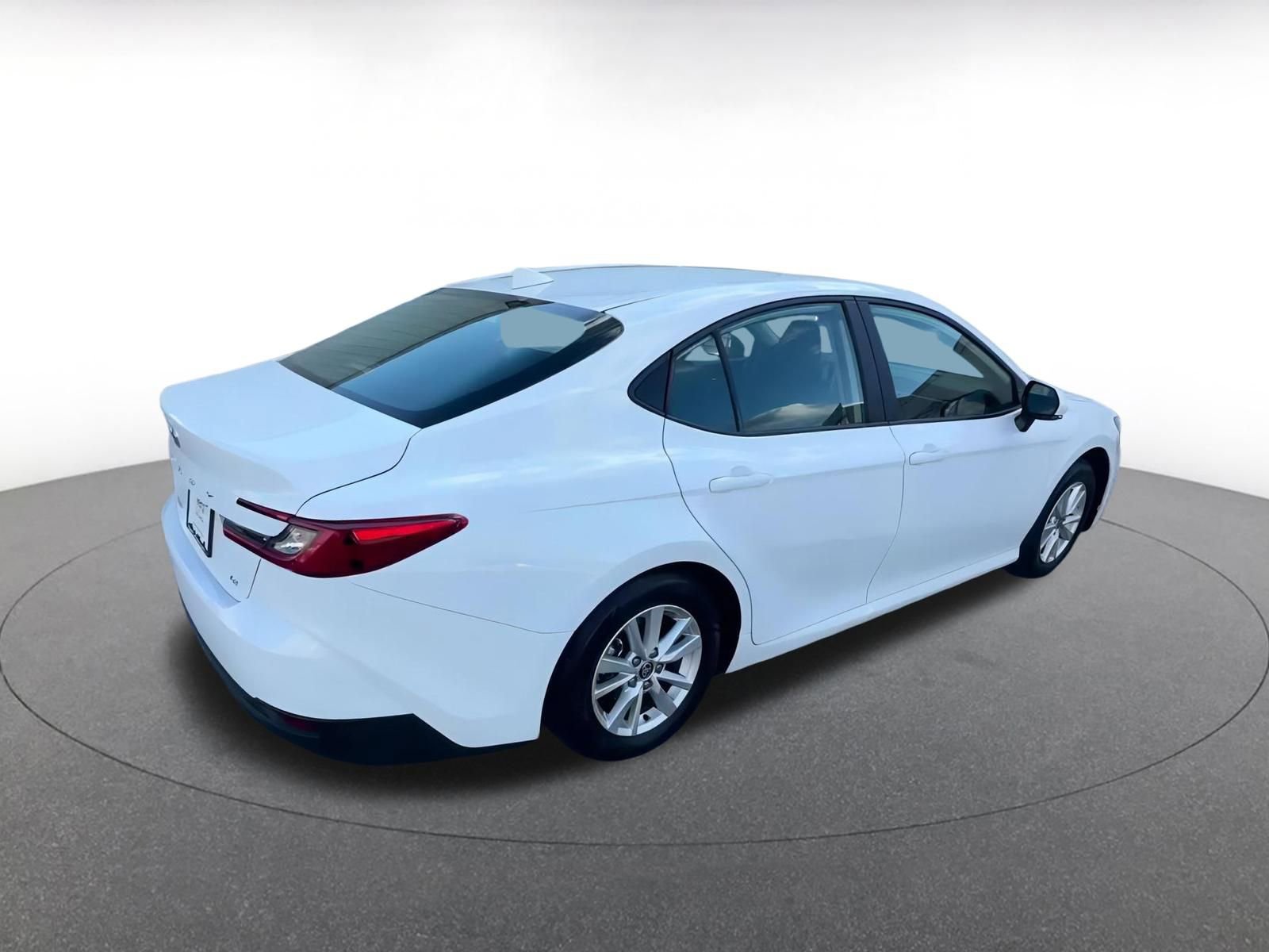 Used 2025 Toyota Camry LE image 15