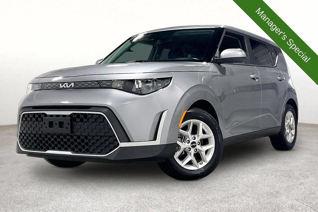 Used 2025 Kia Soul LX FWD image 14