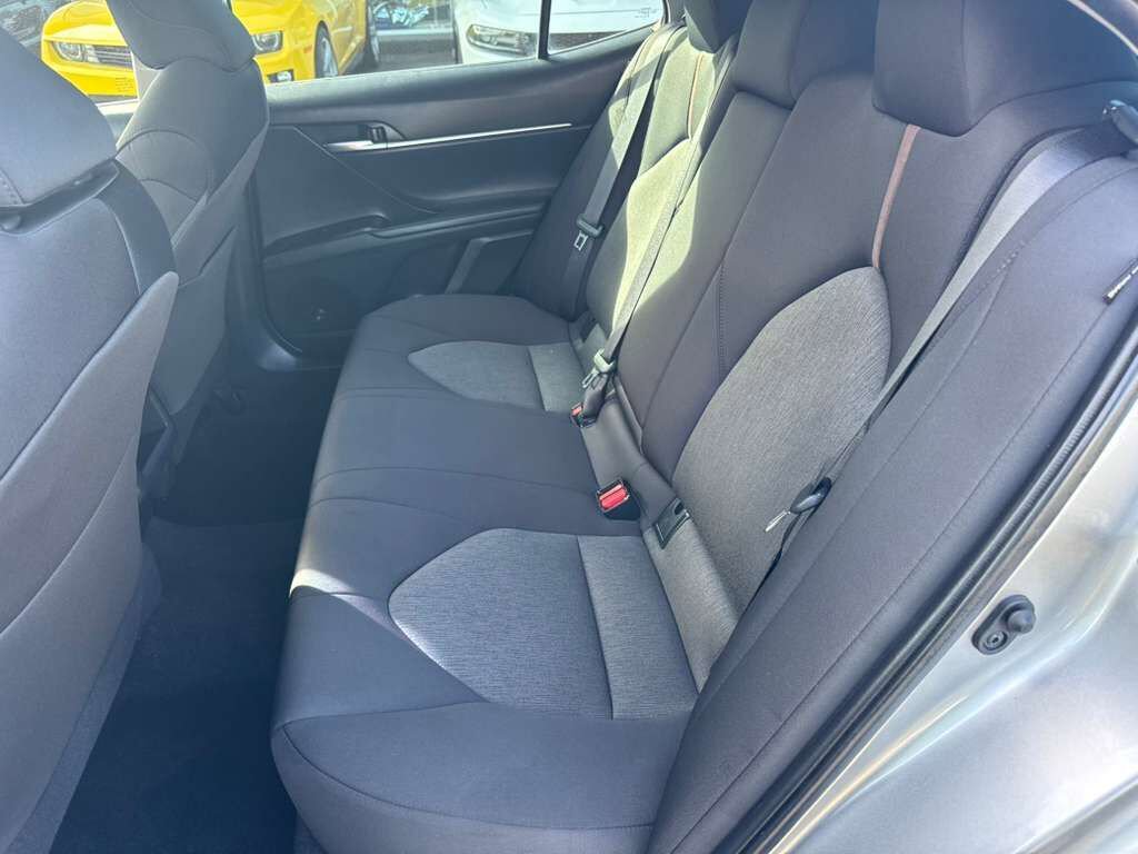 Used 2019 Toyota Camry LE FWD image 9