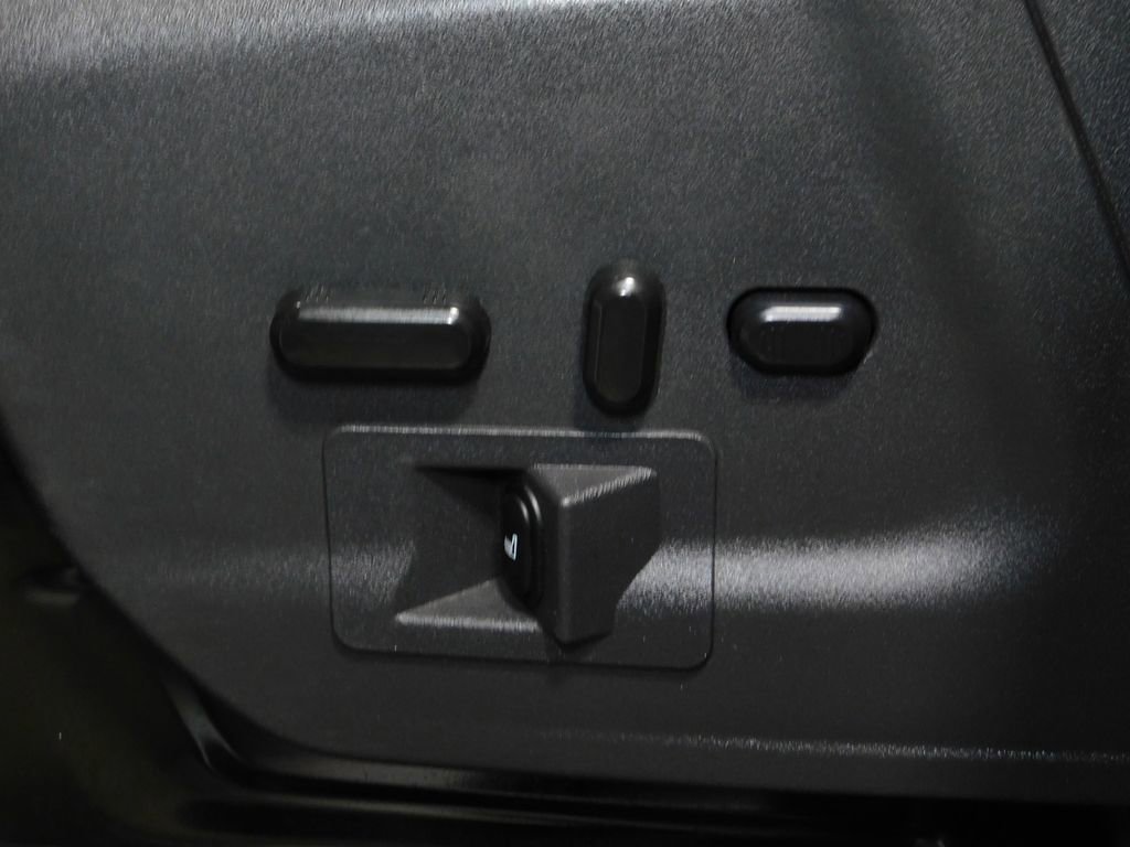 Used 2018 Ford Transit 150 XLT image 46