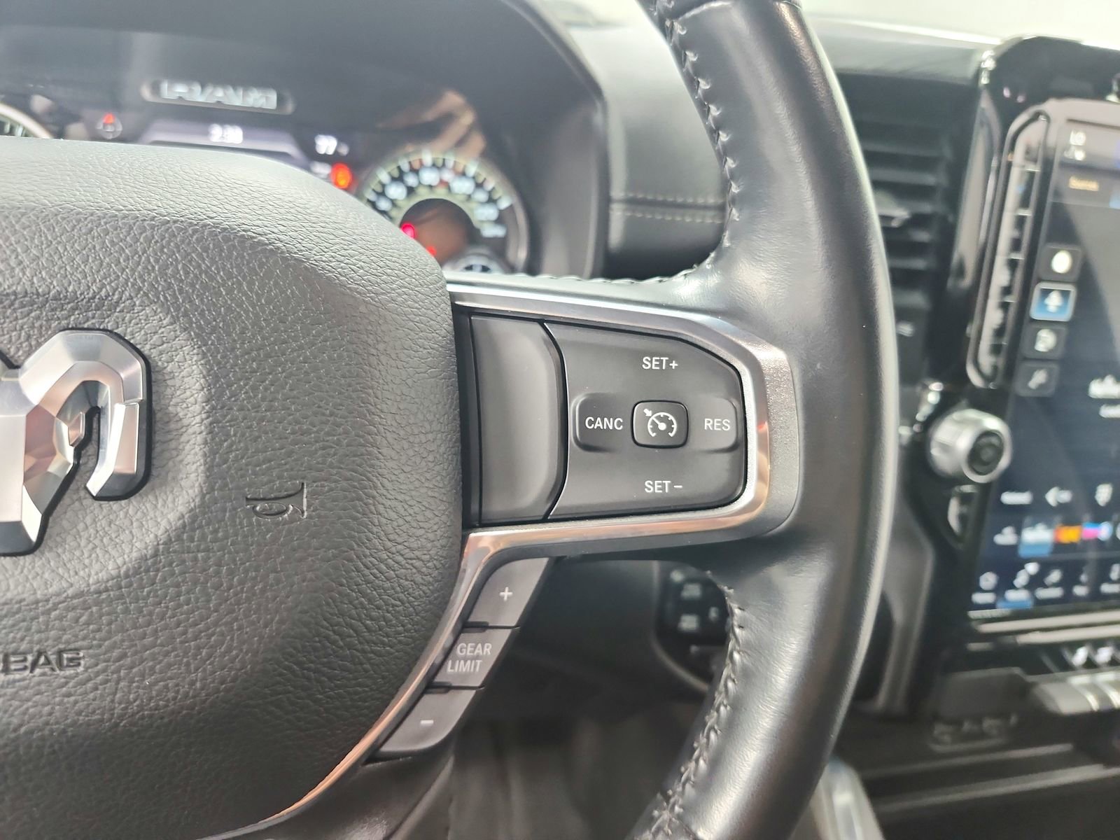 Used 2023 RAM 1500 Laramie AWD/4WD image 25