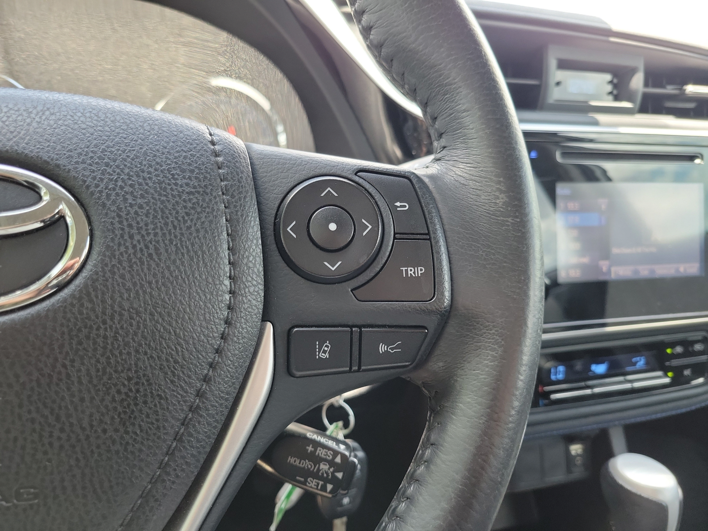 Used 2018 Toyota Corolla SE FWD image 22