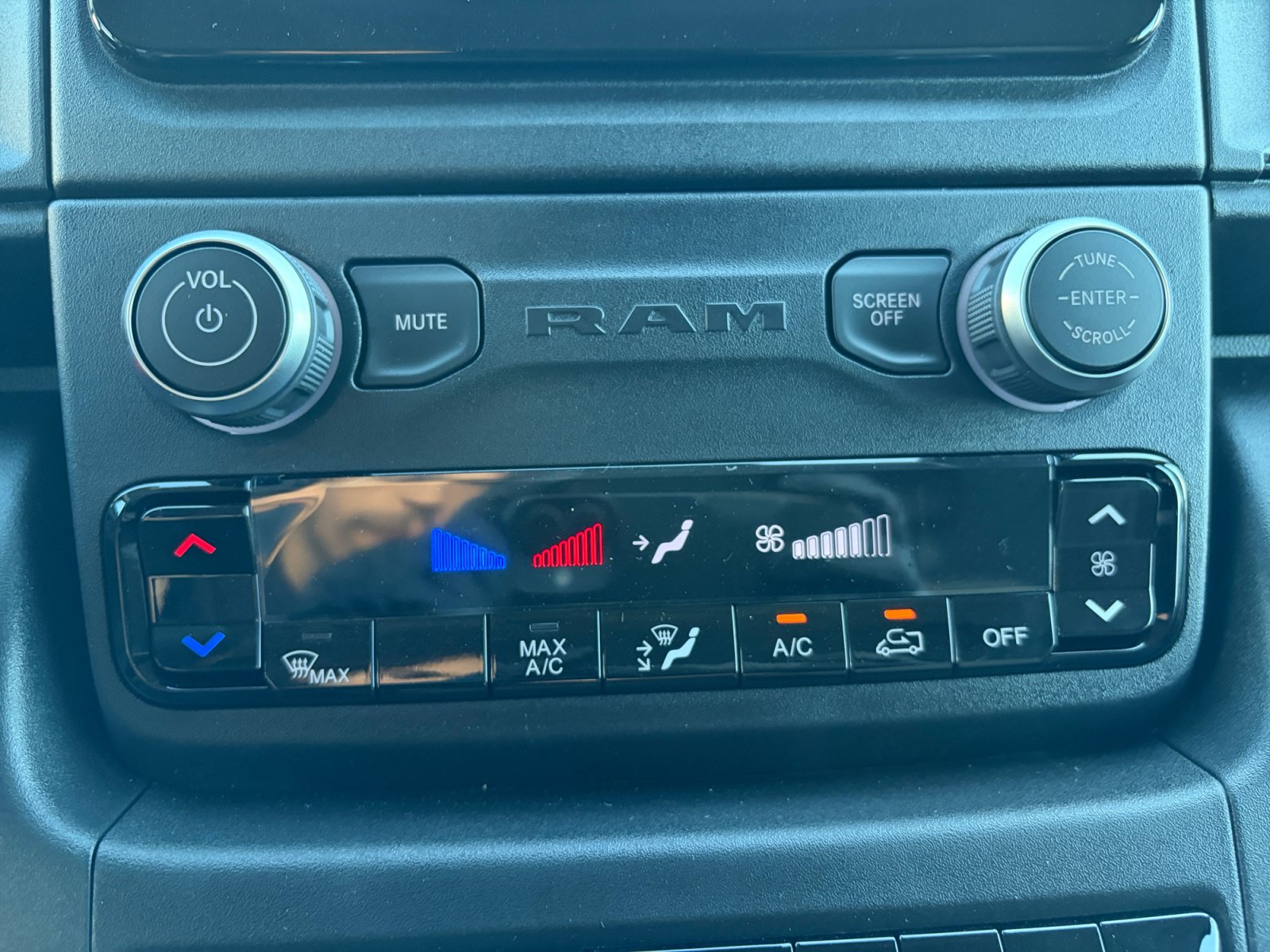 New 2026 RAM ProMaster 2500 FWD image 24