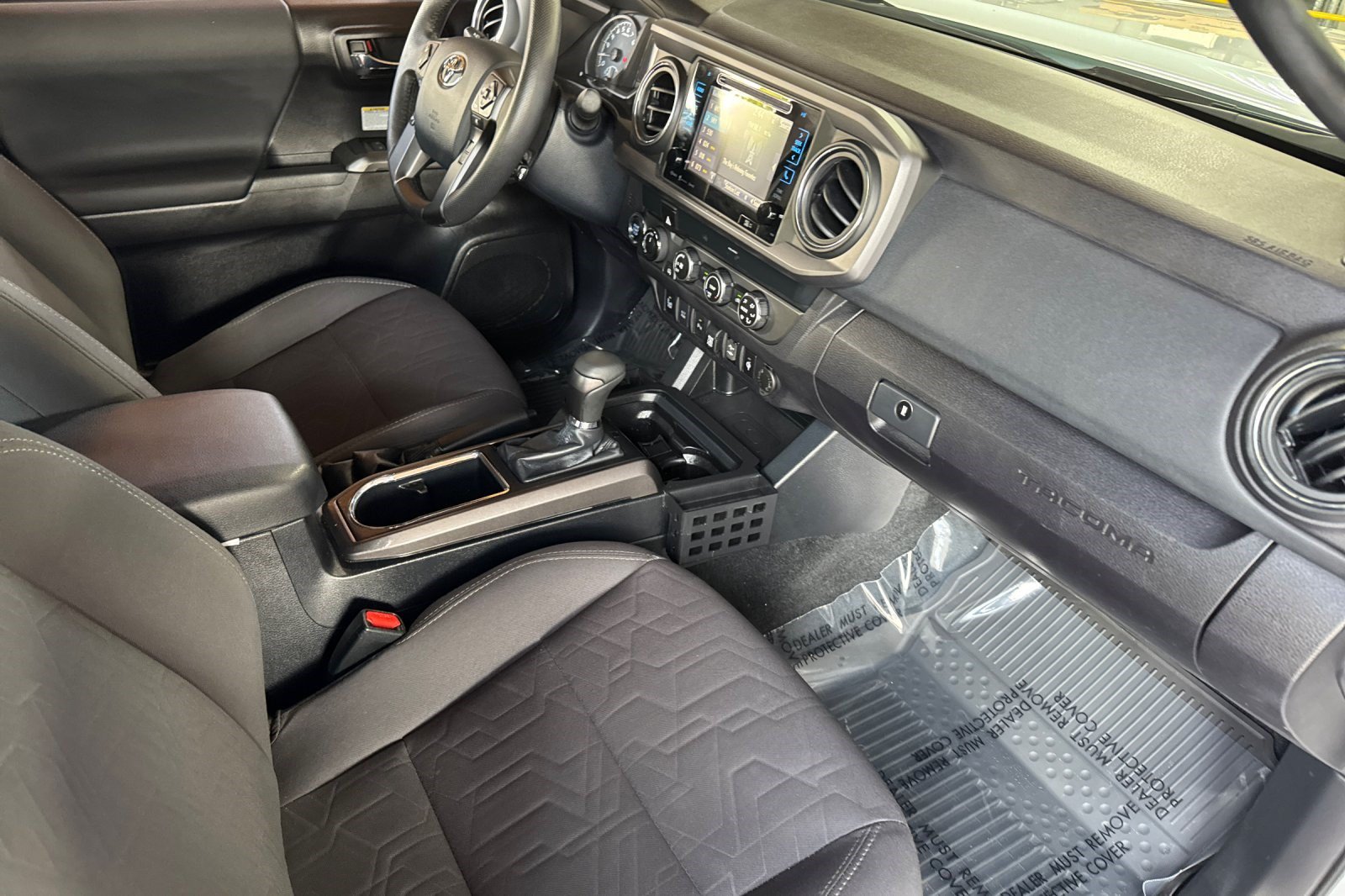 Used 2019 Toyota Tacoma TRD Off-Road w/ Technology Package AWD/4WD image 34