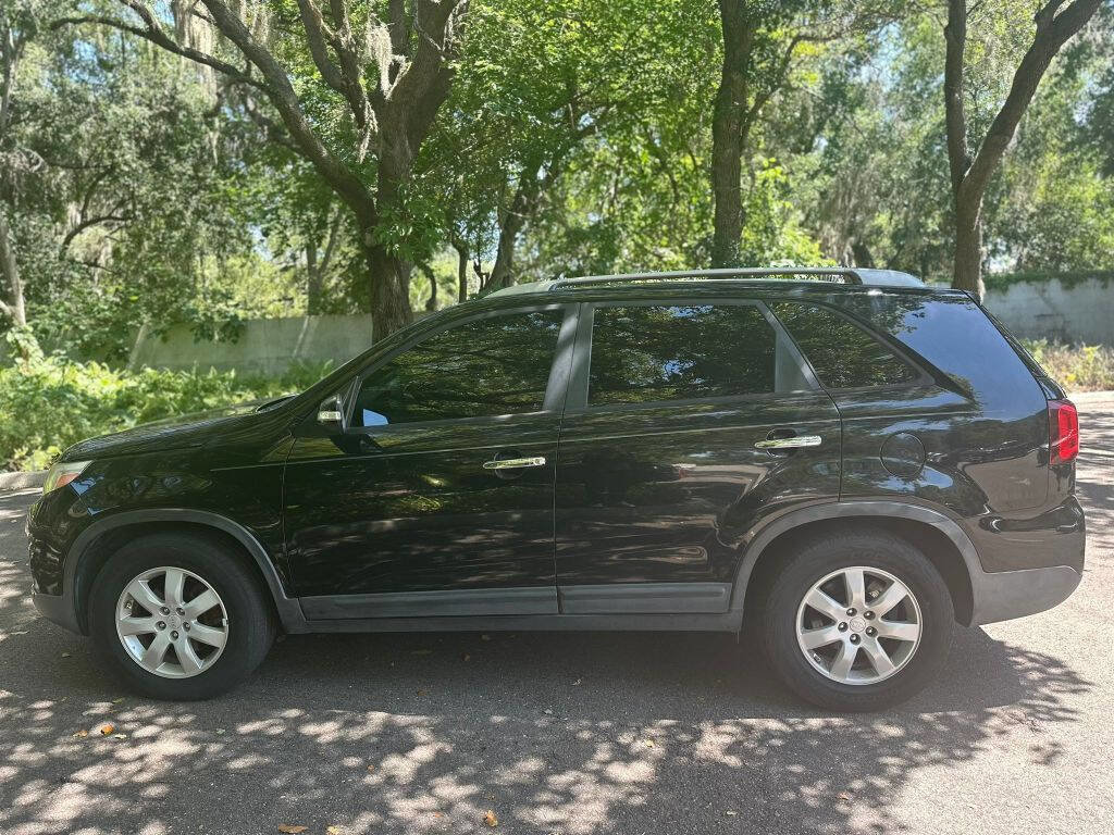 Used 2014 Kia Sorento LX image 2