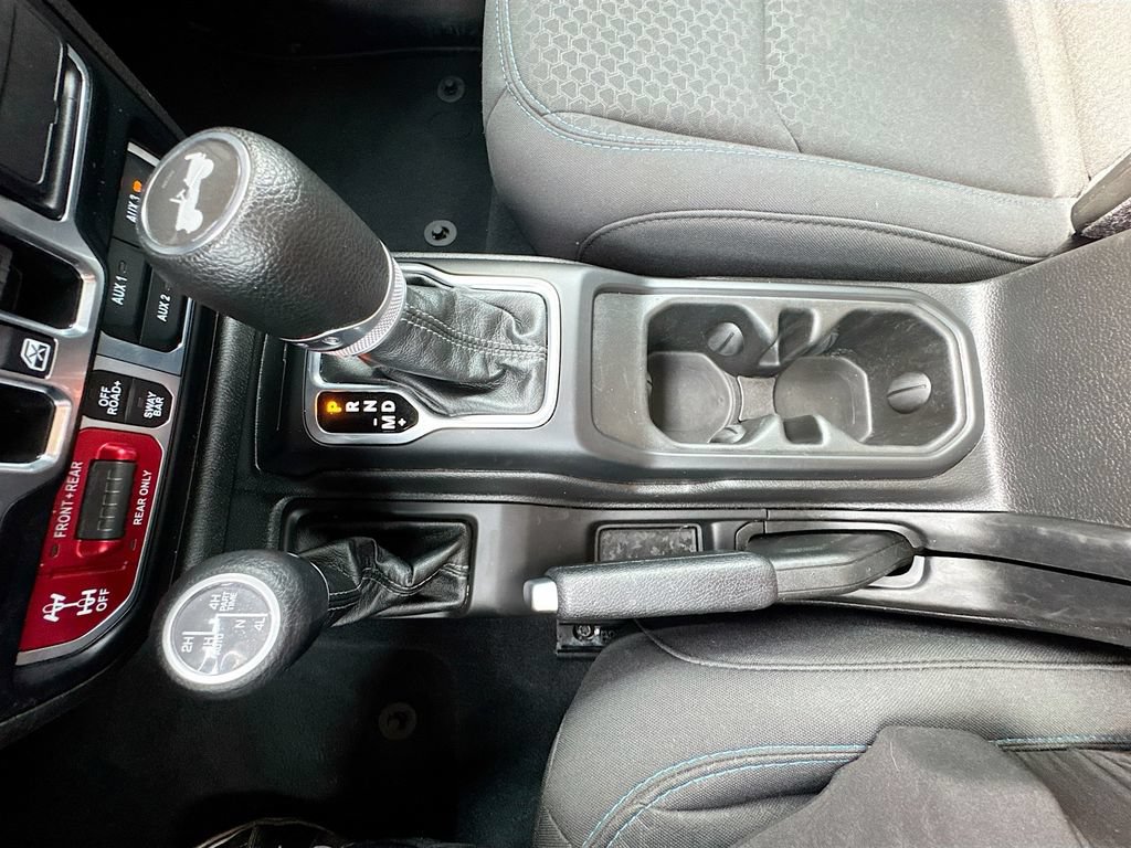 Used 2024 Jeep Wrangler Unlimited Rubicon 4xe AWD/4WD image 30