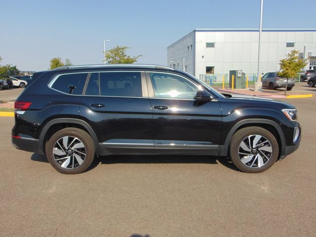 Used 2025 Volkswagen Atlas SEL AWD/4WD image 3