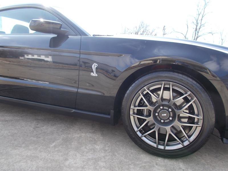 Used 2011 Ford Mustang Shelby GT500 w/ SVT Performance Pkg image 14