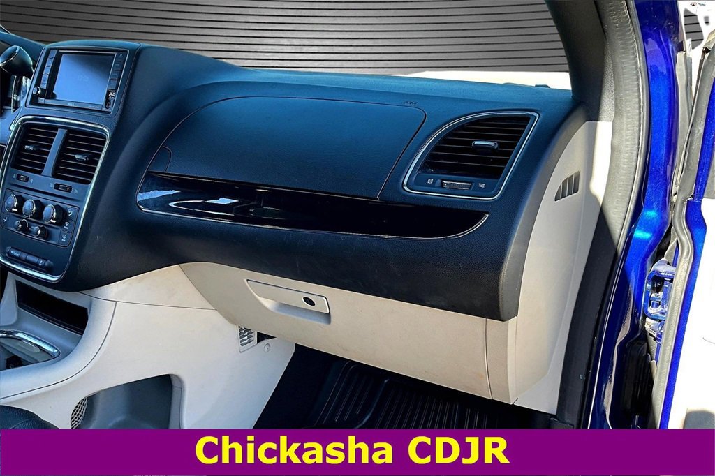 Used 2019 Dodge Grand Caravan SXT image 25
