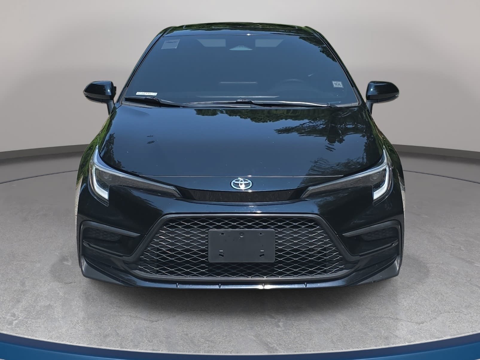 Used 2024 Toyota Corolla SE w/ SE Premium Package FWD image 2