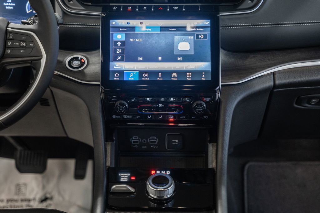 New 2025 Jeep Grand Cherokee L Limited w/ Luxury Tech Group II image 21