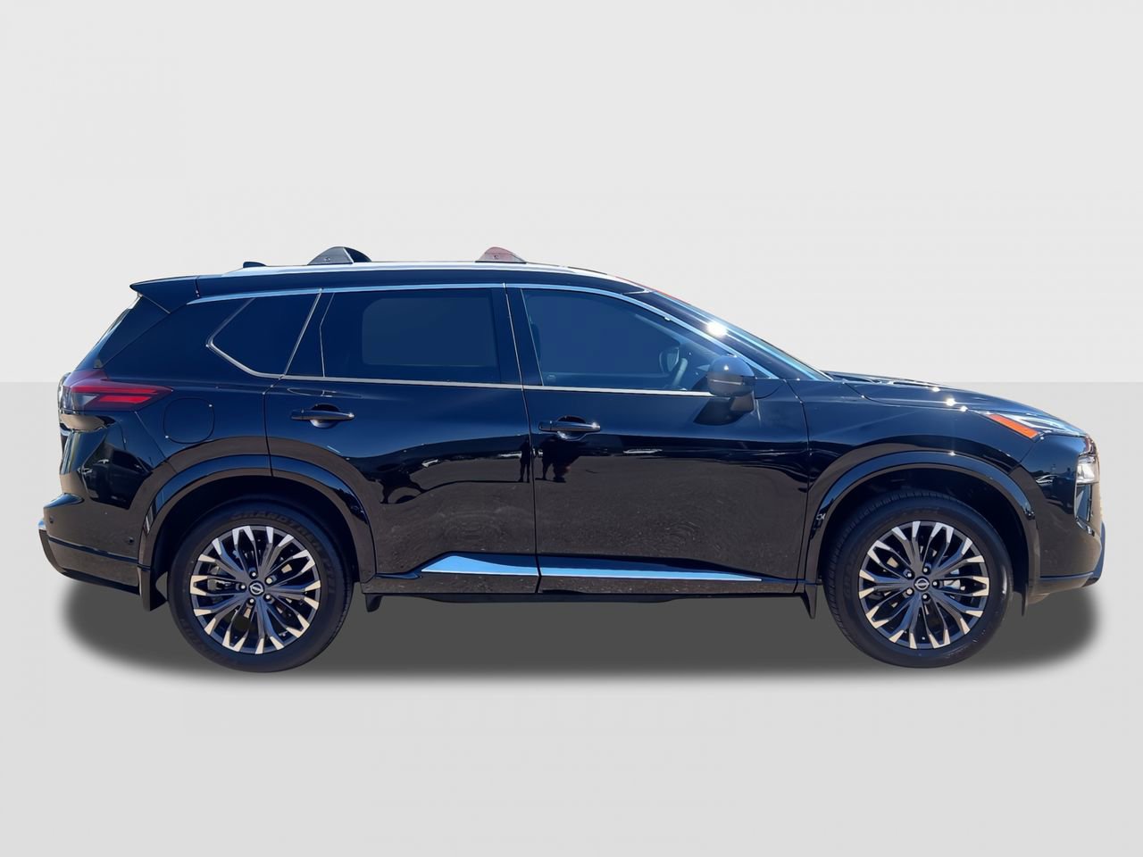 New 2026 Nissan Rogue Platinum w/ Platinum Premium Package image 4