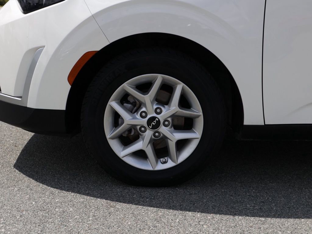 Used 2023 Kia Soul S image 11