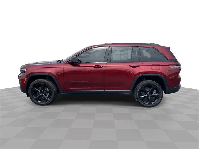 Used 2023 Jeep Grand Cherokee Altitude image 5