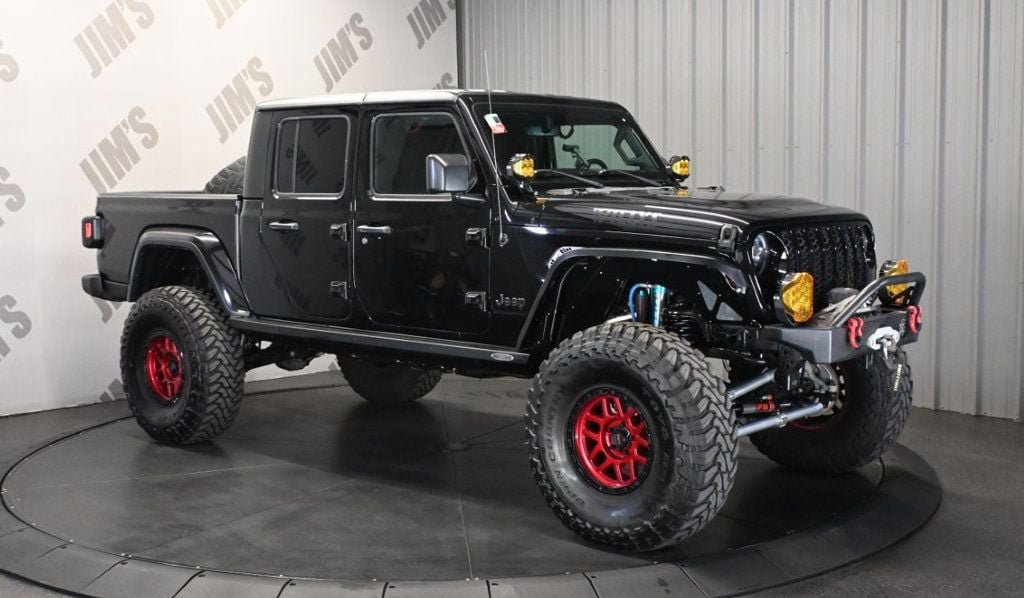 Used 2023 Jeep Gladiator Sport AWD/4WD image 3