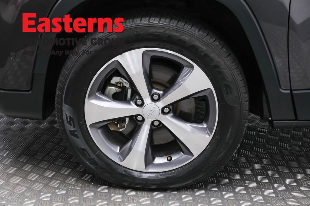 Used 2021 Jeep Cherokee Limited image 34