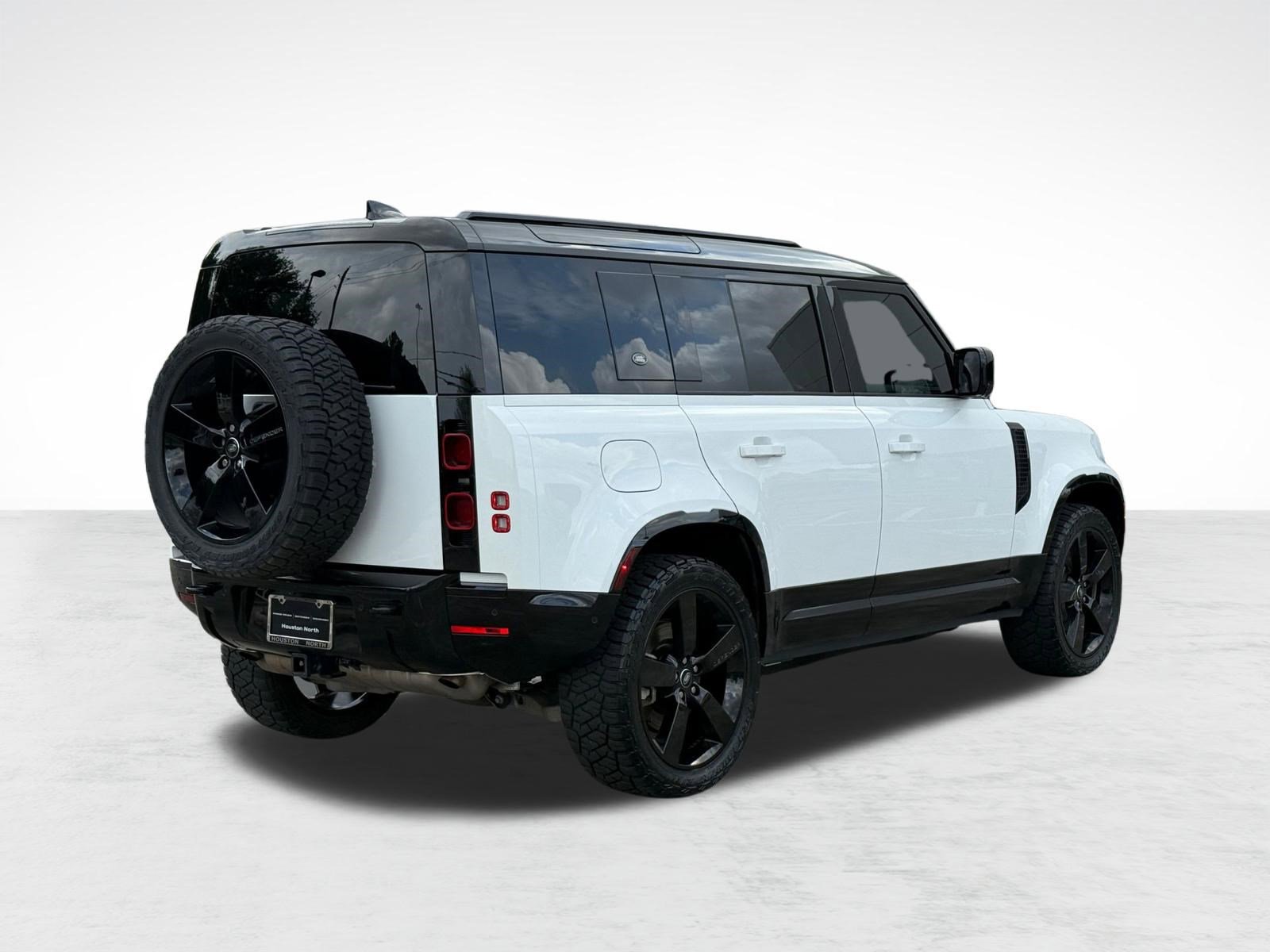 Certified 2024 Land Rover Defender 110 X-Dynamic SE image 8