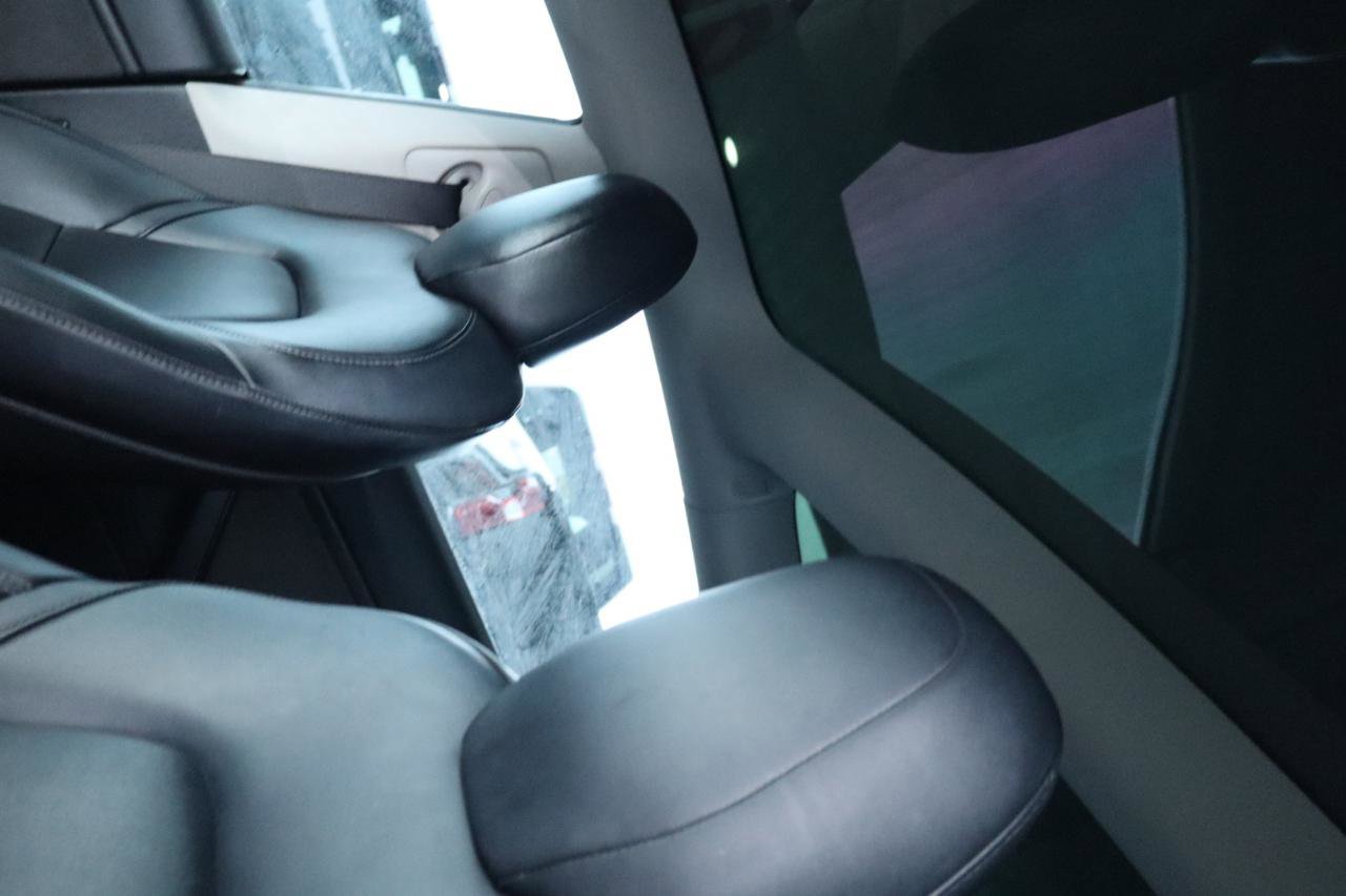 Used 2018 Tesla Model 3 Mid Range RWD image 18