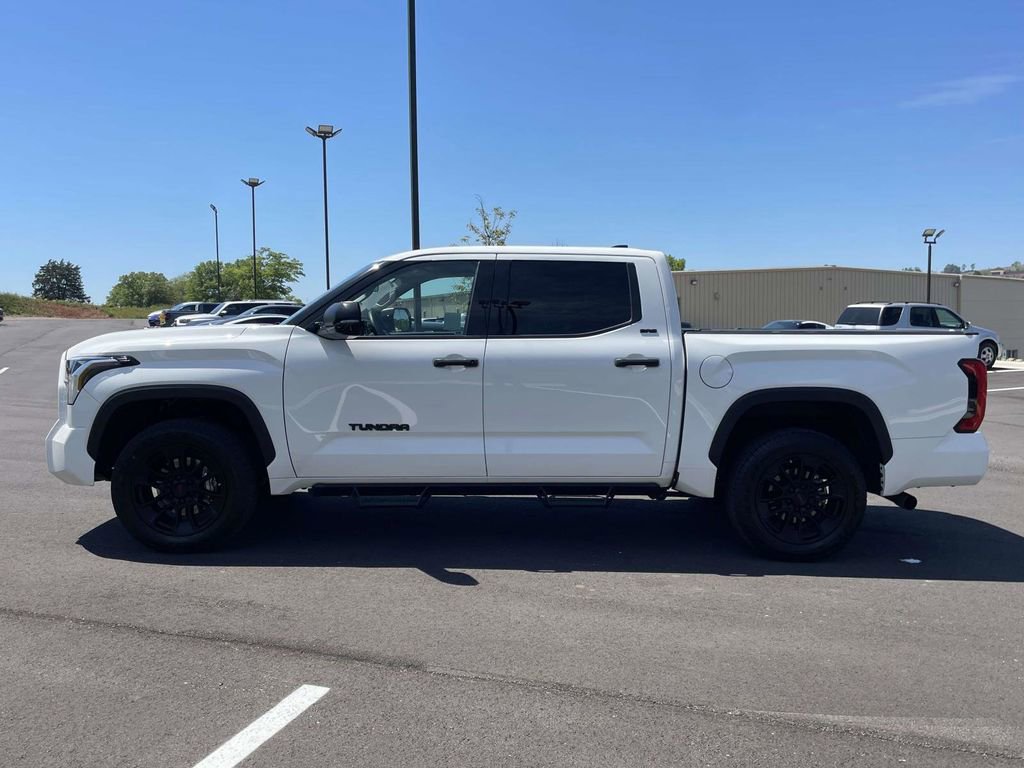 Used 2022 Toyota Tundra SR5 w/ SR5 Convenience Package image 6